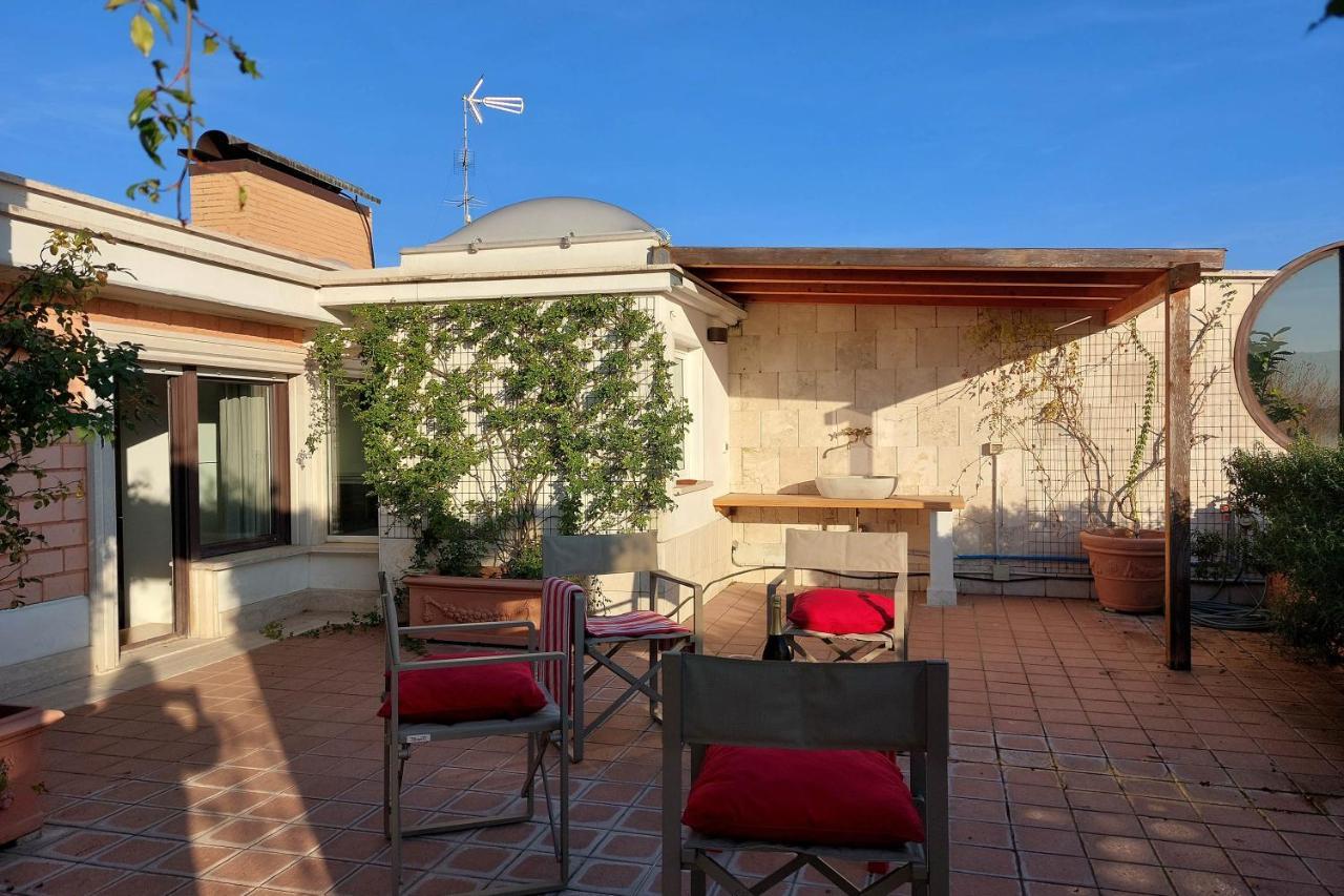 Beautiful Loft In Ponte Milvio With Terrace Apartment Rome Exterior photo