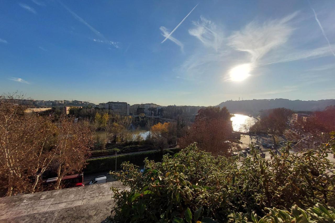 Beautiful Loft In Ponte Milvio With Terrace Apartment Rome Exterior photo